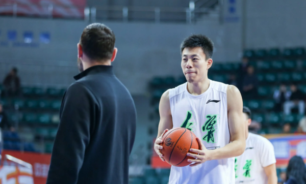 牛金财富 辽篮王朝重组！这回广东压力大了2倍，顶替张镇麟的人出现了